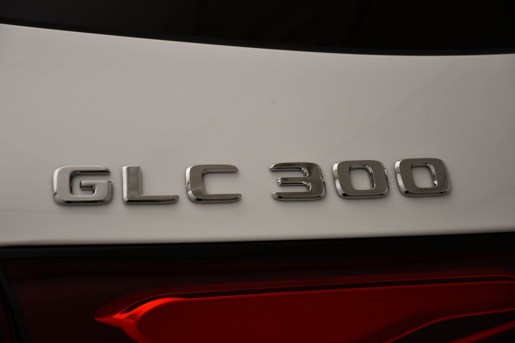 Thumbnail: 2025 Mercedes-Benz GLC - 9