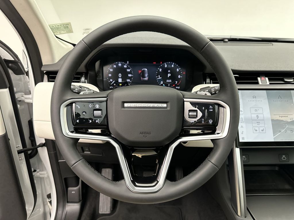 Thumbnail: 2024 Land Rover Discovery Sport - 19
