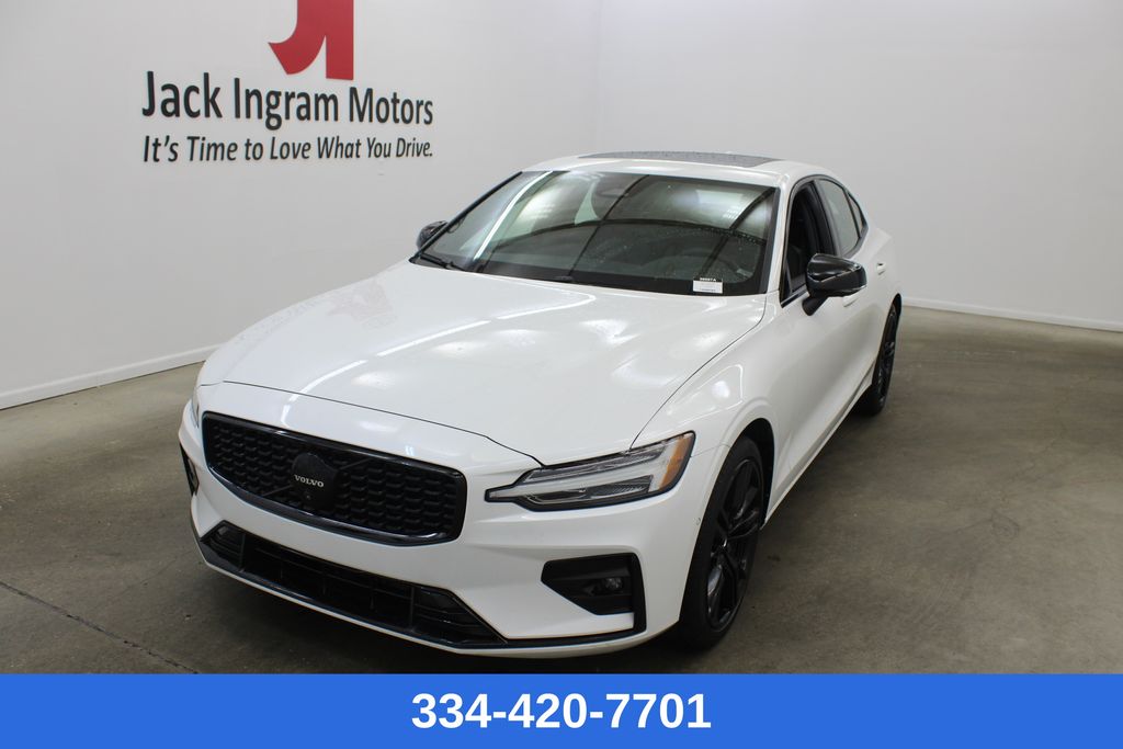 2024 Volvo S60 B5 Plus Black Edition FWD