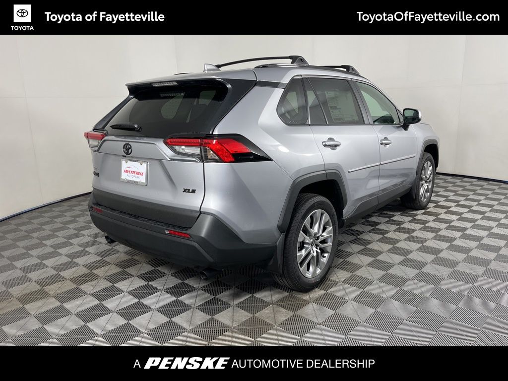 2025 Toyota RAV4 XLE Premium 15
