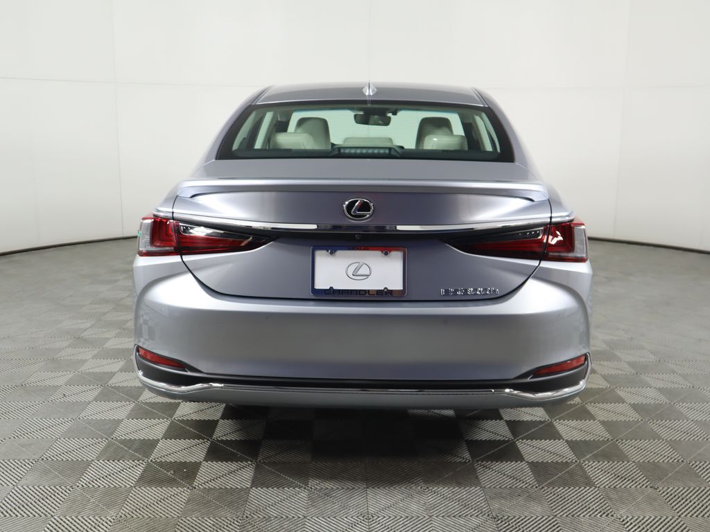 2025 Lexus ES Hybrid 300h 6