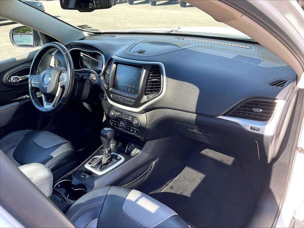 2014 Jeep Cherokee — photo 14