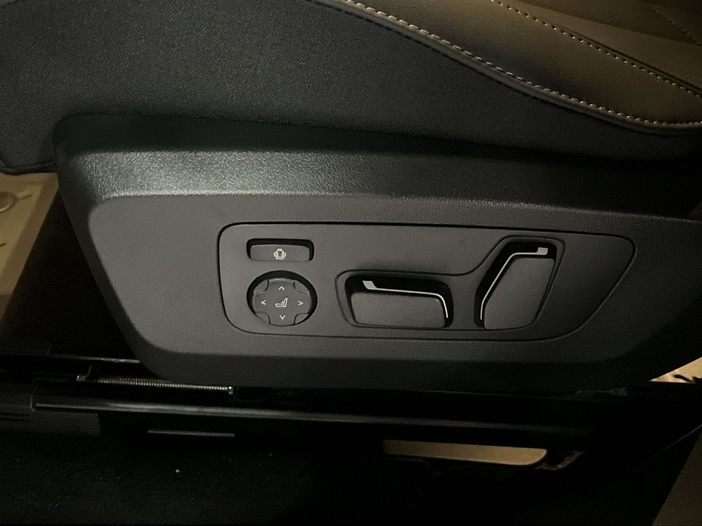 Thumbnail: 2025 BMW X3 - 12