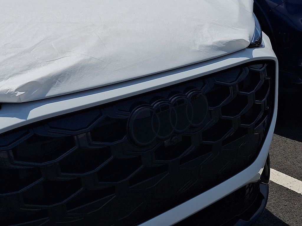 Thumbnail: 2026 Audi Q3 - 4