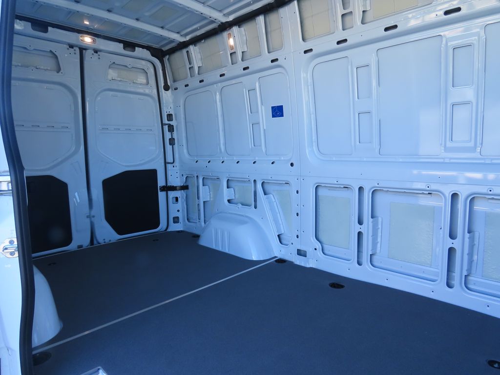 Thumbnail: 2025 Mercedes-Benz Sprinter - 25