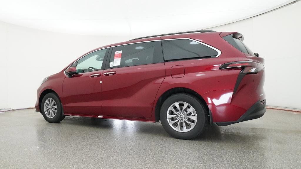 Thumbnail: 2025 Toyota Sienna - 31