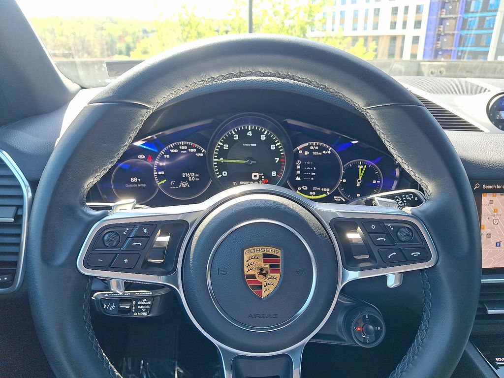 Thumbnail: 2022 Porsche Cayenne - 21