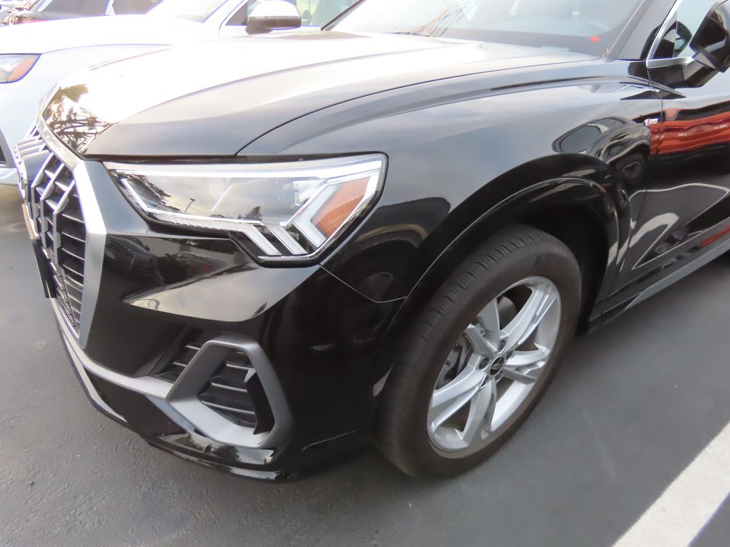 Thumbnail: 2023 Audi Q3 - 2