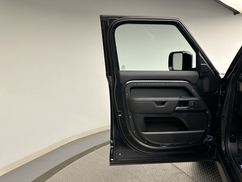 Thumbnail: 2025 Land Rover Defender - 8