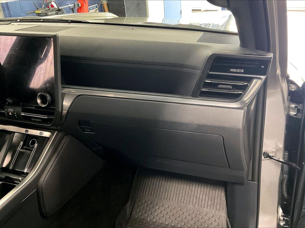 2024 Lexus GX — photo 13