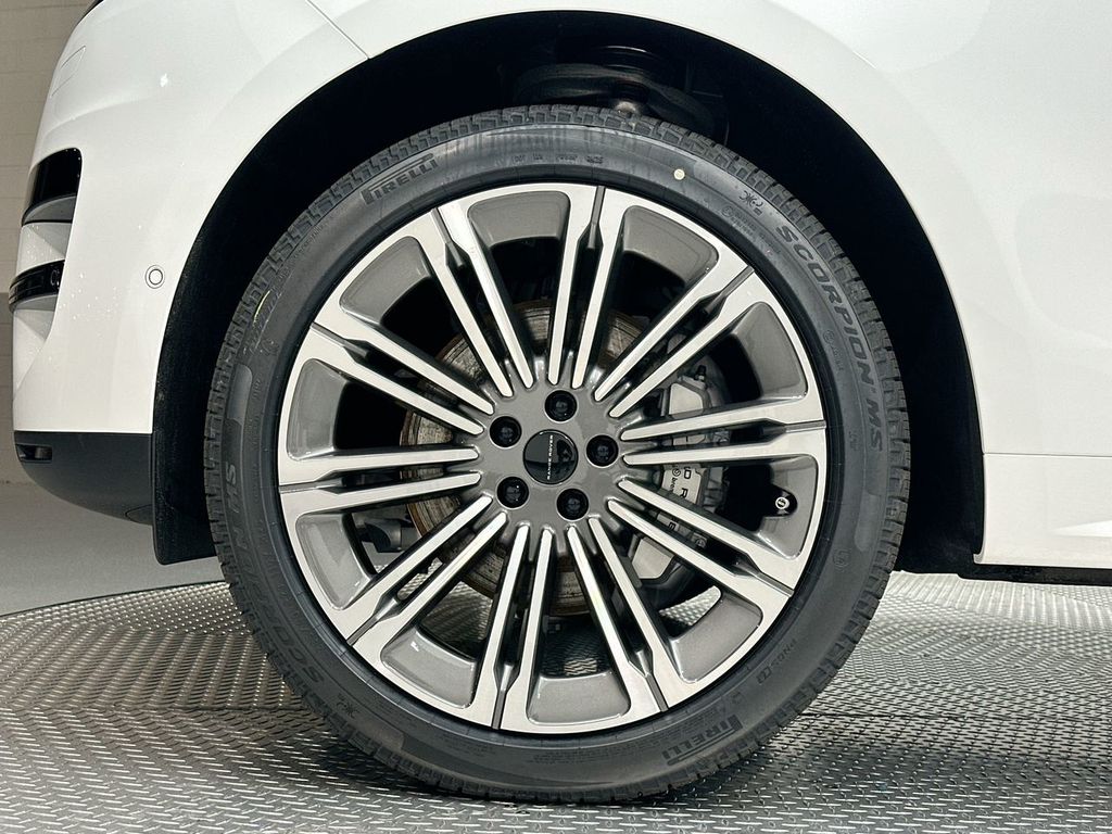 Thumbnail: 2026 Land Rover Range Rover Sport - 5