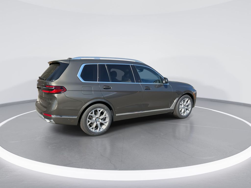 2025 BMW X7 xDrive40i 8