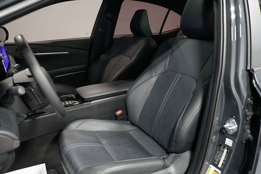 Thumbnail: 2025 Toyota Camry - 28