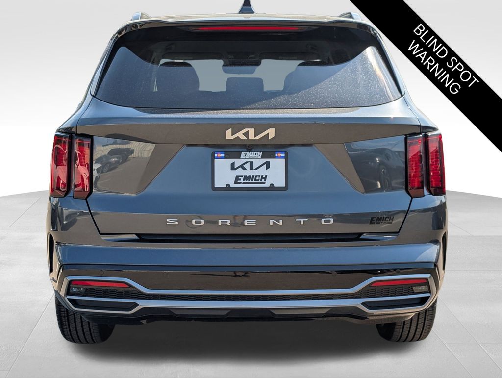 2022 Kia Sorento S photo 2