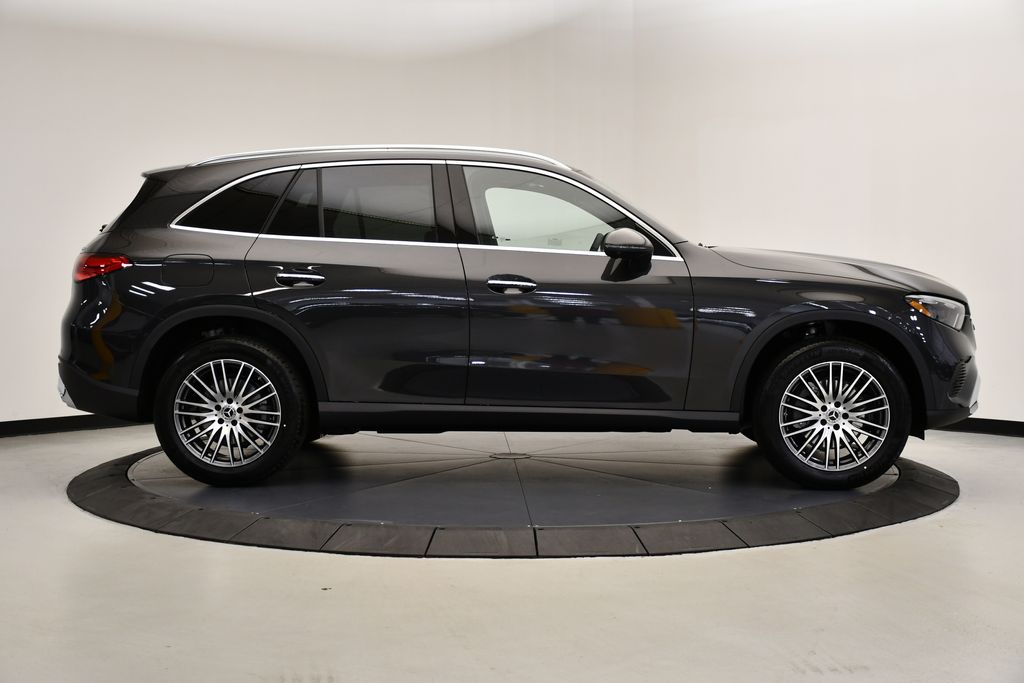 2025 Mercedes-Benz GLC 300 6