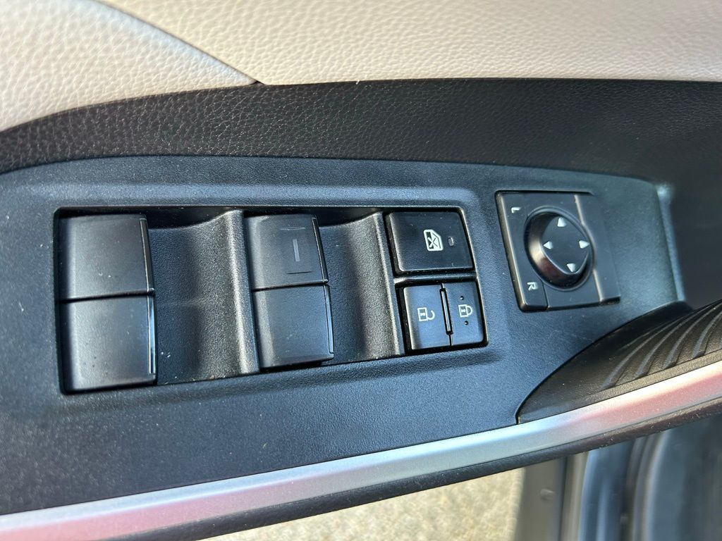 Thumbnail: 2021 Toyota RAV4 - 17