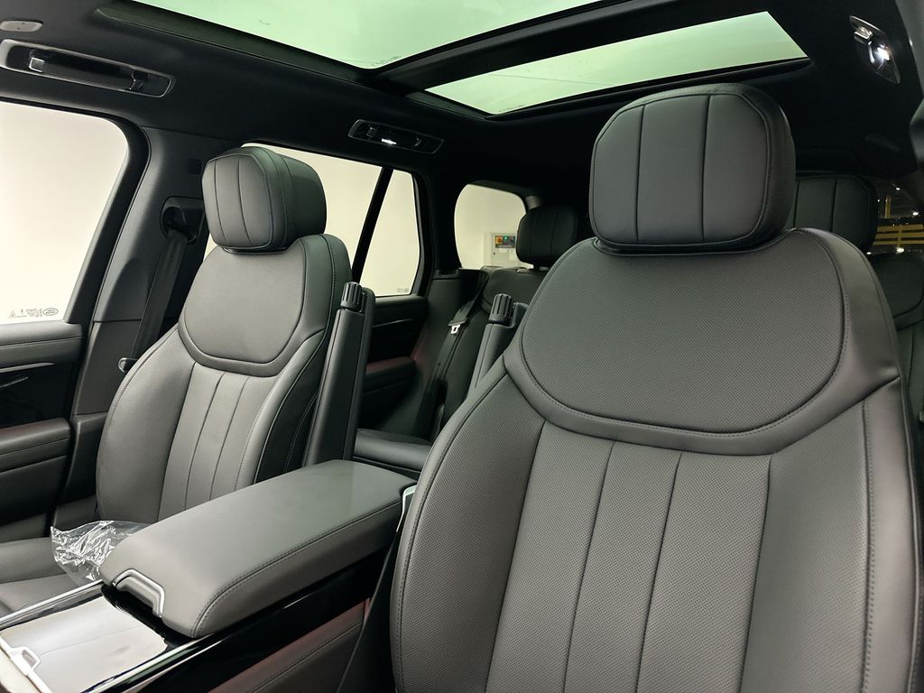 Thumbnail: 2025 Land Rover Range Rover - 9