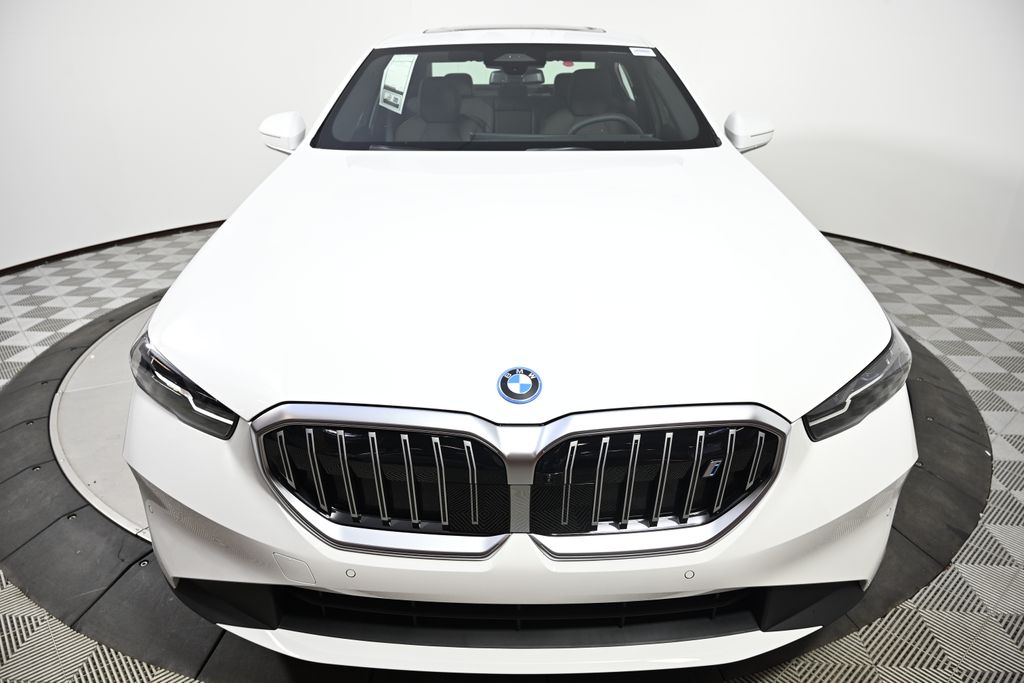 Thumbnail: 2026 BMW i5 - 8