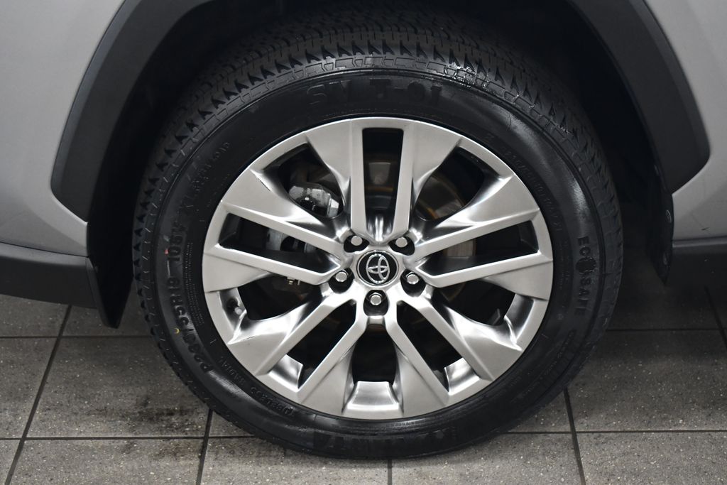 Thumbnail: 2021 Toyota RAV4 - 15