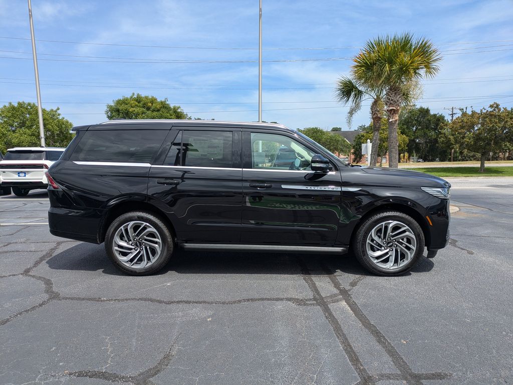 2027 Lincoln Navigator Premiere