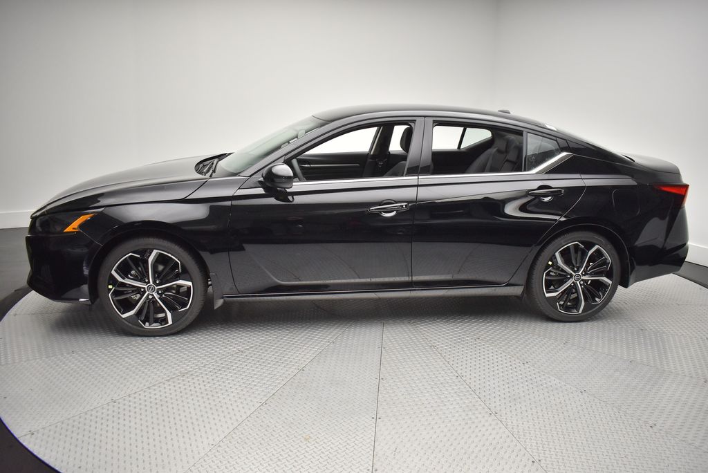 Thumbnail: 2025 Nissan Altima - 8