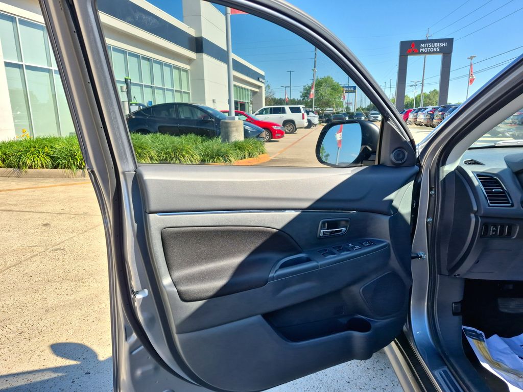 2026 Mitsubishi Outlander Sport 2.0 LE - 11