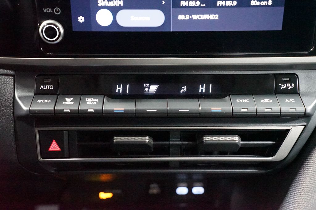 Thumbnail: 2025 Toyota Camry - 20