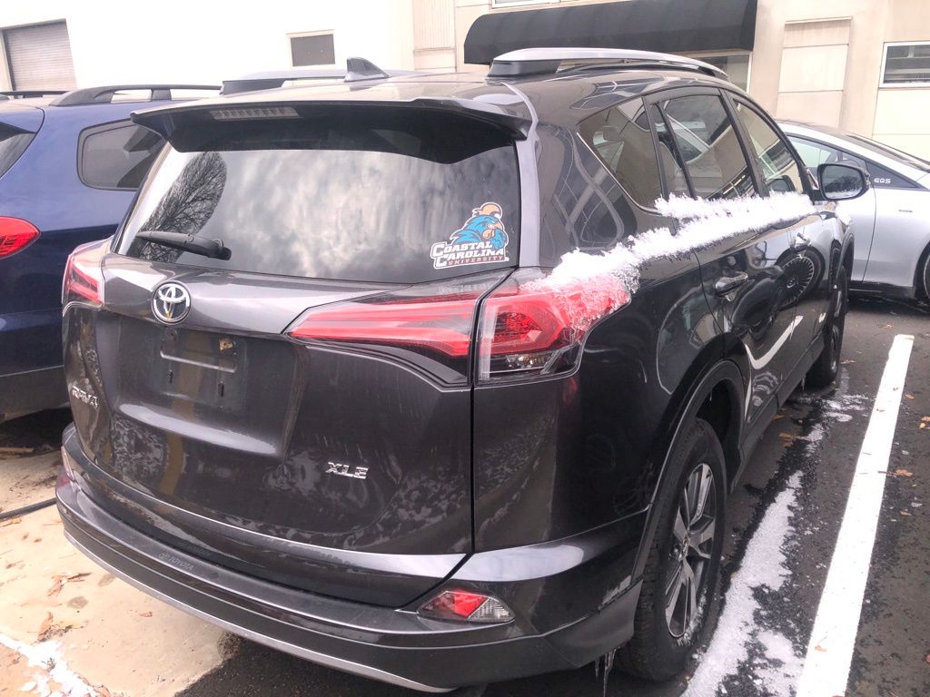 Thumbnail: 2018 Toyota RAV4 - 3