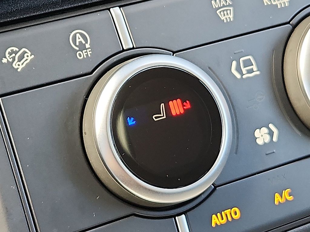 Thumbnail: 2025 Land Rover Defender - 25