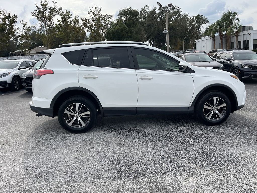 2018 Toyota RAV4 XLE 4