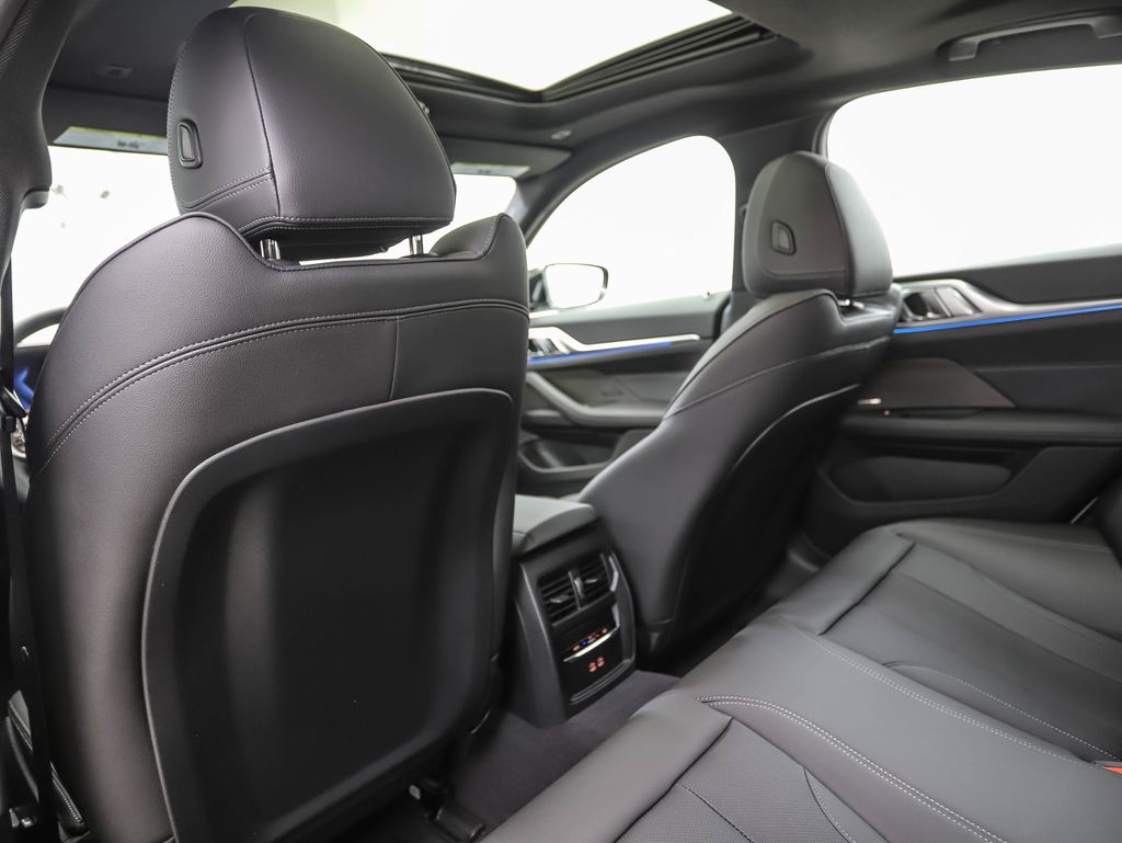 2025 BMW i4 xDrive40 19