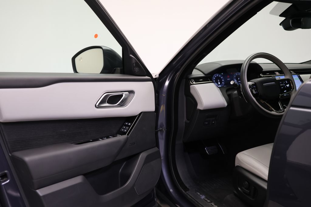 Thumbnail: 2026 Land Rover Range Rover Velar - 26