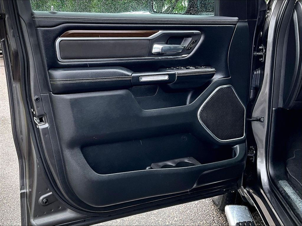 2021 Ram 1500 — photo 8