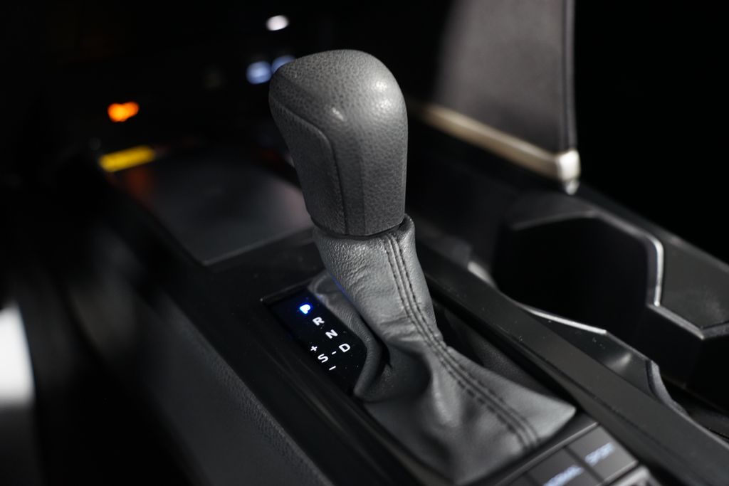 2025 Toyota Camry LE 22