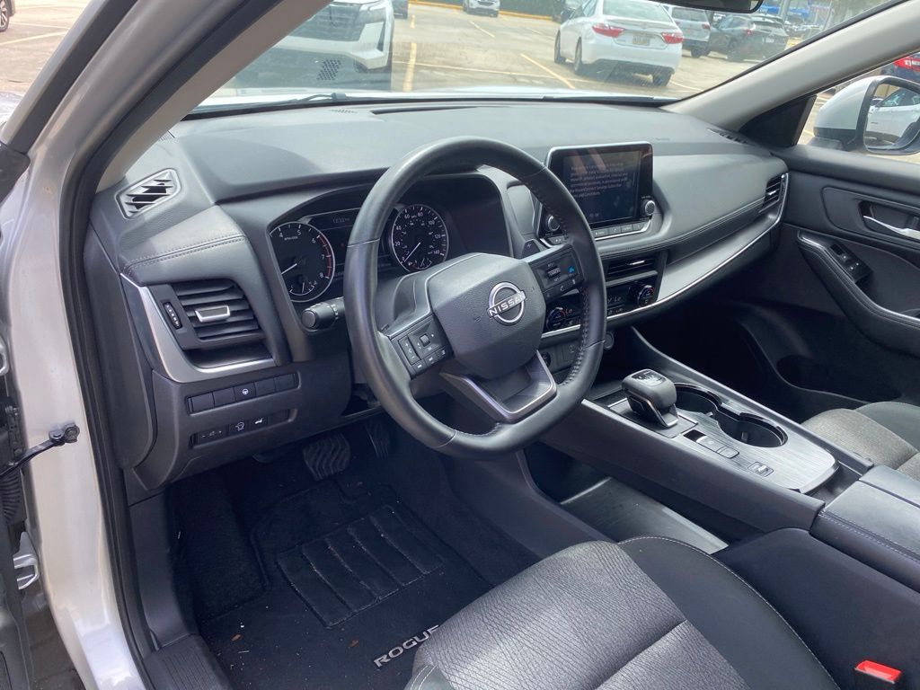 Used 2025 Silver Nissan SV image 17