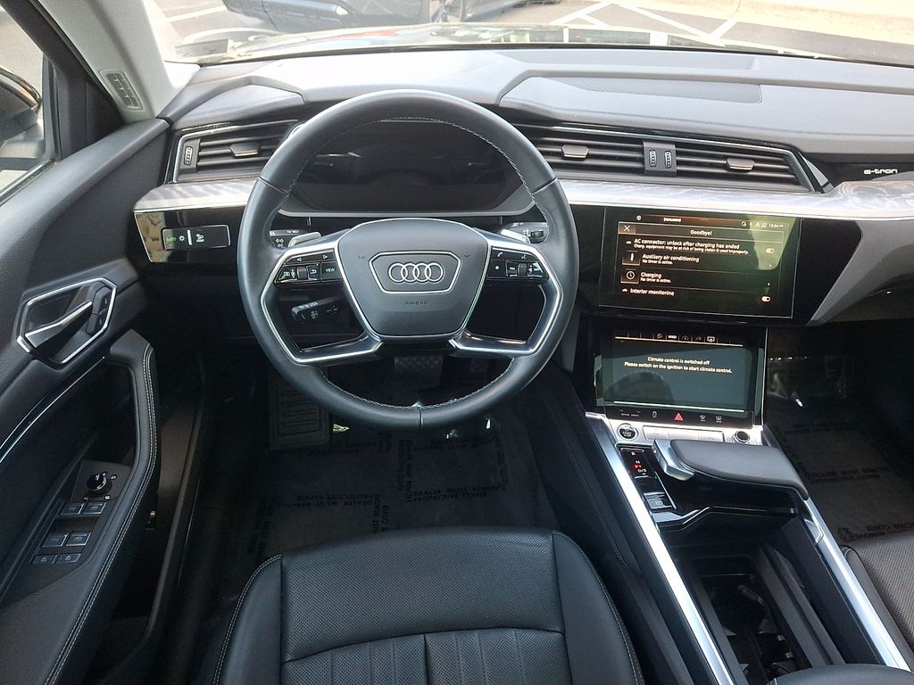 Thumbnail: 2024 Audi Q8 e-tron - 10