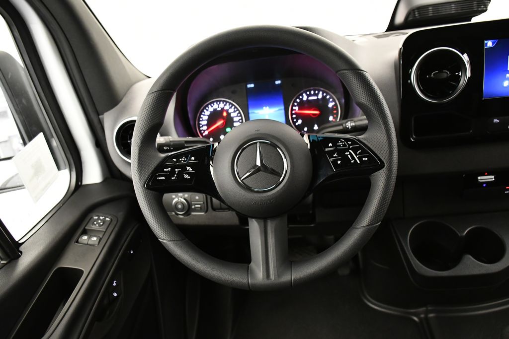 Thumbnail: 2026 Mercedes-Benz Sprinter - 13