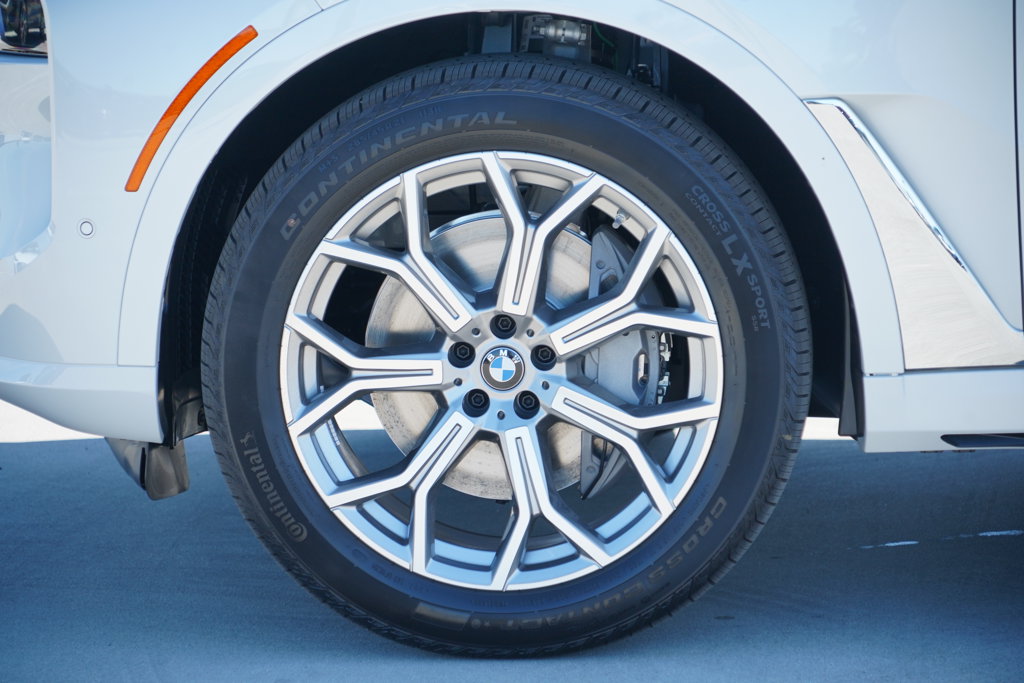 Thumbnail: 2027 BMW X7 - 6