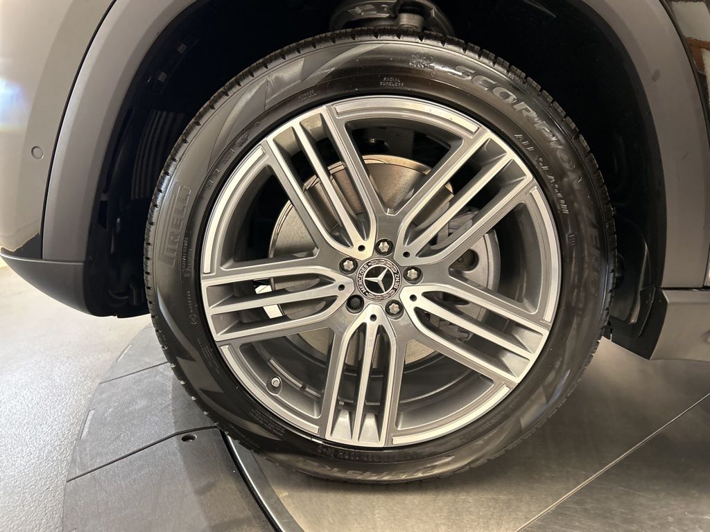 Thumbnail: 2026 Mercedes-Benz GLS - 10