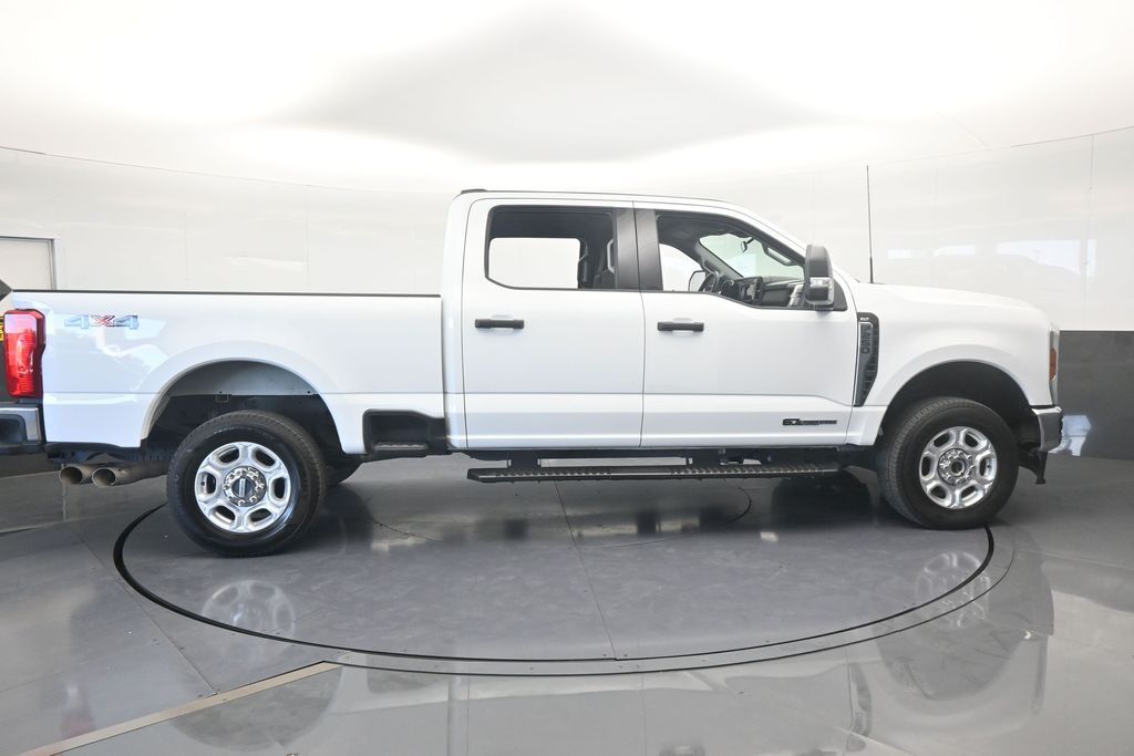 Used 2025 Oxford White Ford XLT image 7