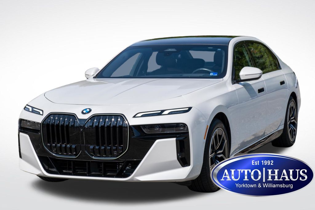 Mineral White Metallic 2025 BMW 7 Series Sedan All-Wheel Drive 8-Speed Automatic
