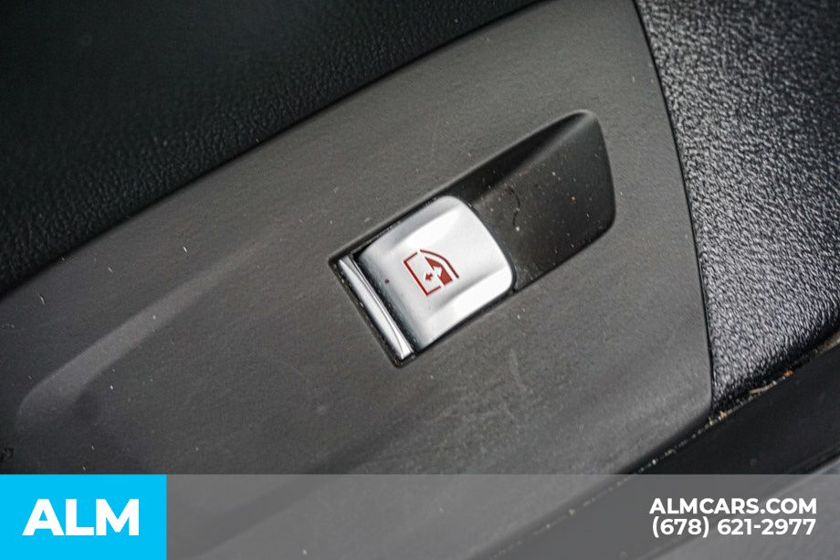 Used 2025 White BMW xDrive30i image 52