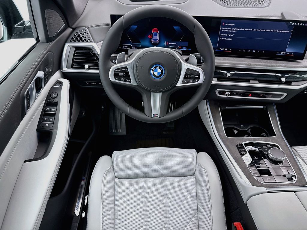 Thumbnail: 2026 BMW X5 - 10