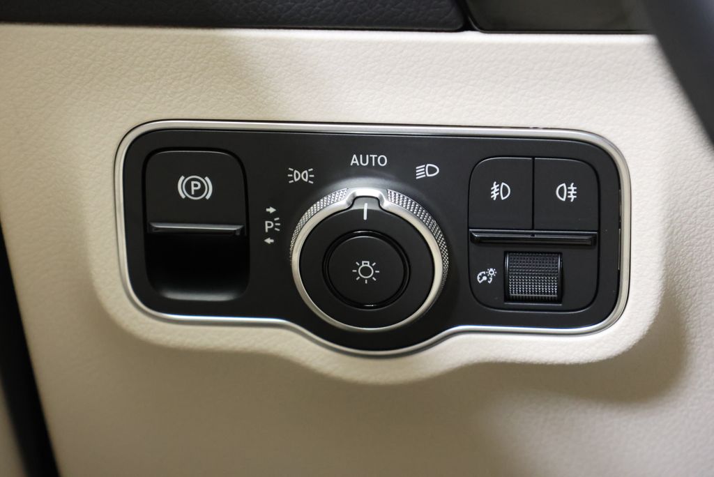 Thumbnail: 2026 Mercedes-Benz GLA - 18