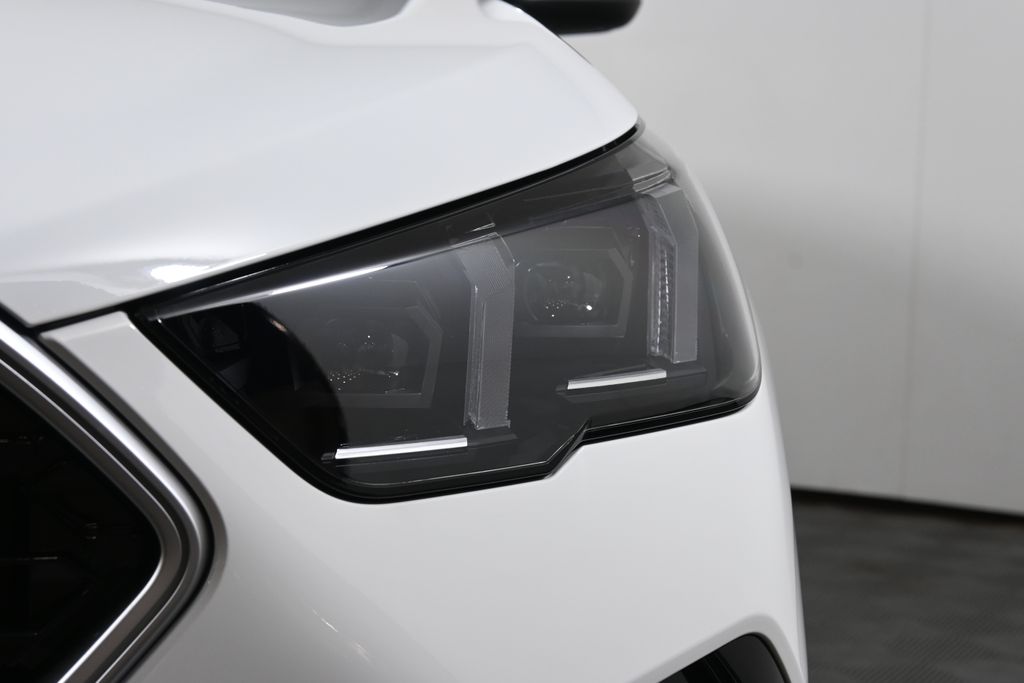 Thumbnail: 2027 BMW X2 - 11