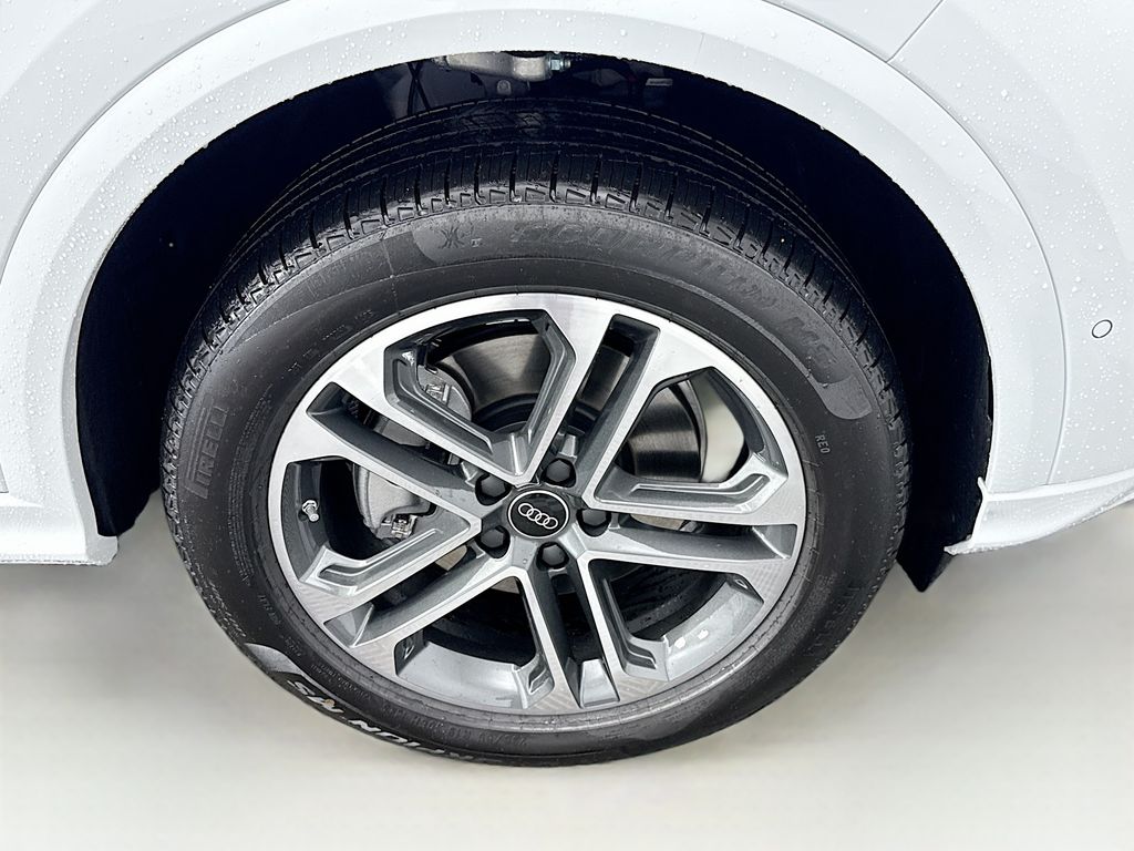 Thumbnail: 2025 Audi Q5 - 31