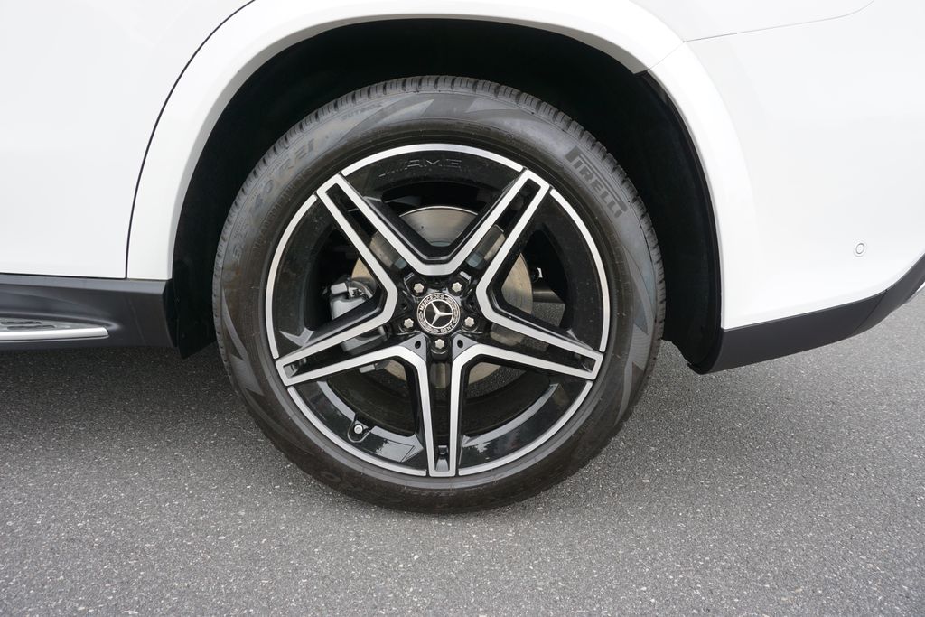 2025 Mercedes-Benz GLS 450 4MATIC 19