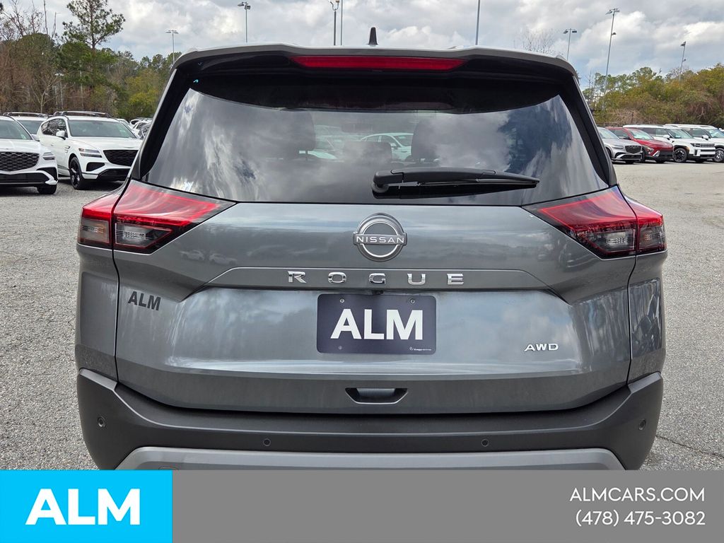 Used 2023 Gray Nissan S image 12