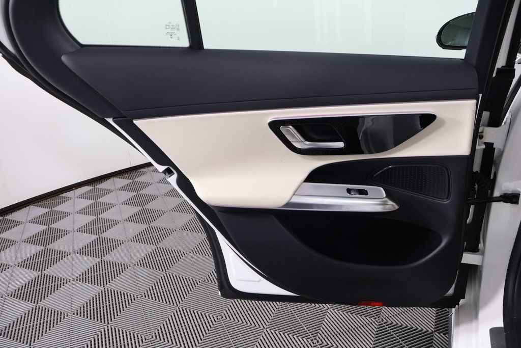 Thumbnail: 2026 Mercedes-Benz E-Class - 10