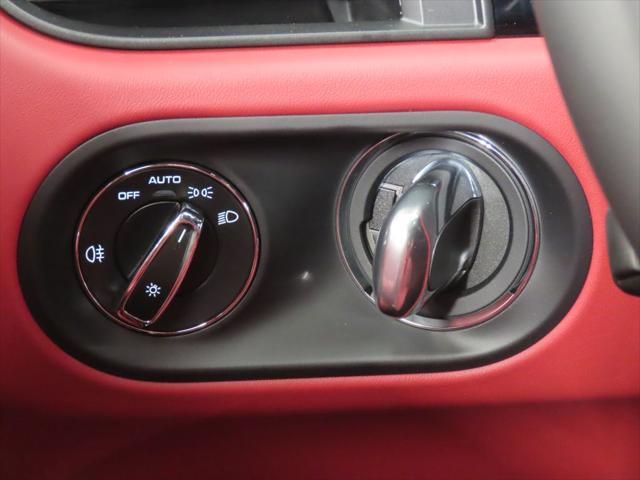 Thumbnail: 2026 Porsche Macan - 23